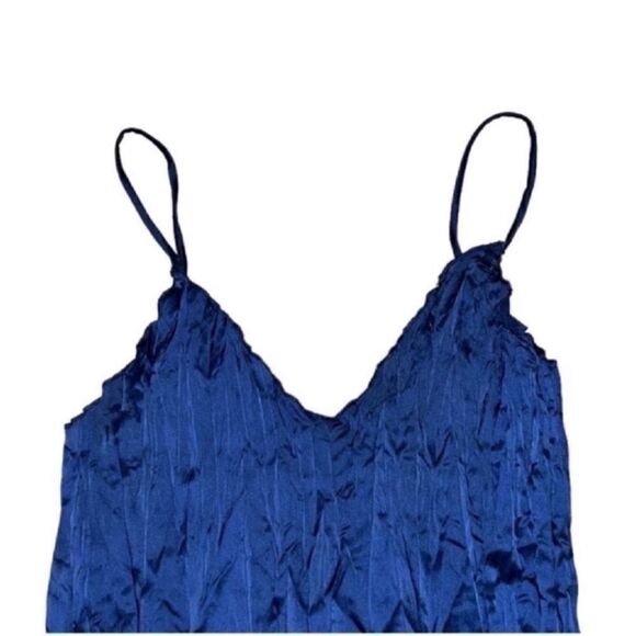 Zara Navy Blue Wrinkled and Satin Effect Midi
Dress(Size Medium) - Picture 5 of 7